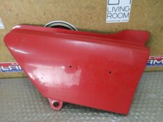 Suzuki GS 750 RIGHT SIDE PANEL COVER 77-