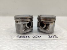 Honda REBEL CMX 250 Pistons
