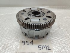HONDA CBR 900RR- CLUTCH BASKET/ SPROCKET
