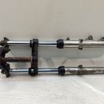 Yamaha RD 400 πιρουνι τροχού εμπρός ( χωρίς ελατήρια )- τιμονόπλακα 76’