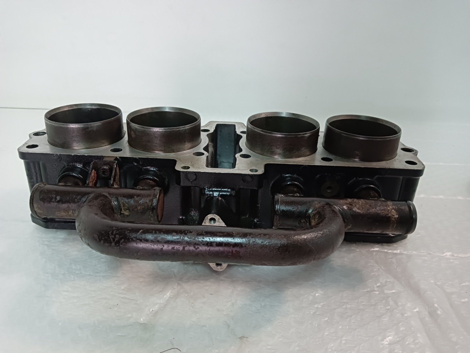 0-02-05-111d8351738f74847eedc700bfbe73899c91208752c8d1a091b9f7e5f48538dc_b1e4f45ce3e8d24c Kawasaki GPZ 600 R Cylinders / Barrels - Image 1