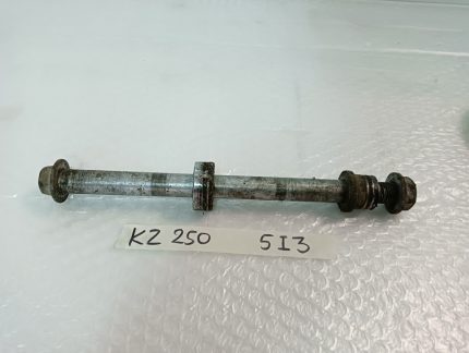 Kawasaki KZ 250 Rear Wheel Axle / Spacers