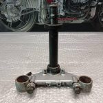 Yamaha XV 535 Virago Bottom Yoke / Axle