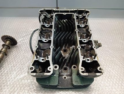 Yamaha XS 750 Cylinder Head