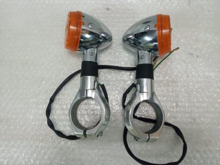 Honda VTX 1800 FRONT RIGHT & LEFT INDICATOR 01’
