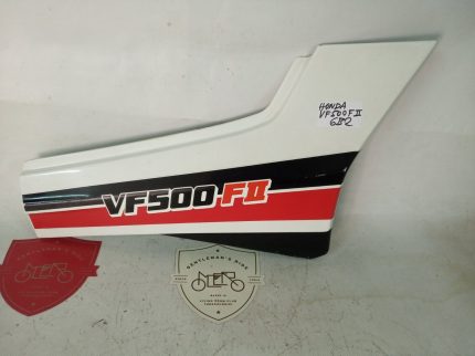 Honda VF 500 F2 RIGHT PANEL 83’