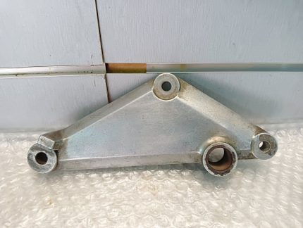 Kawasaki Z 550 B Footpeg Bracket Right