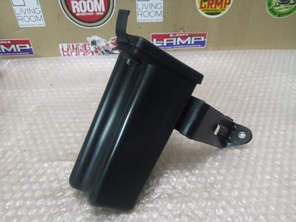 Suzuki GS 125 TOOL BOX