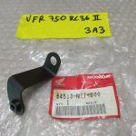 Honda VFR 750 rc36 LOWER CENTER FAIRING BRACKET 94-97
