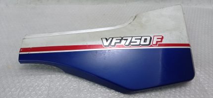 Honda VF 750 F RIGHT SIDE PANEL 83-
