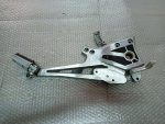 Kawasaki GPZ 900 R Footpeg Bracket Right/ Pedal / Valve / Footrest - Image 3