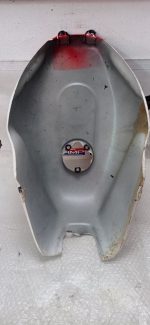 Yamaha FZR 400 FUEL TANK 88 - Image 5