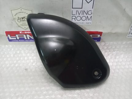 Suzuki GSF 600/1200 N LEFT FILTER AIRBOX CAP