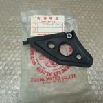 Honda MTX 125 R SWINGARM RIGHT CAP