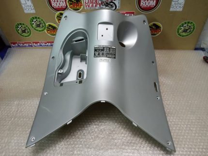 HONDA PES 125 cowl center 01-
