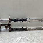 YAMAHA DT 125 LC1- FORKS/TRIPLE CLAMP