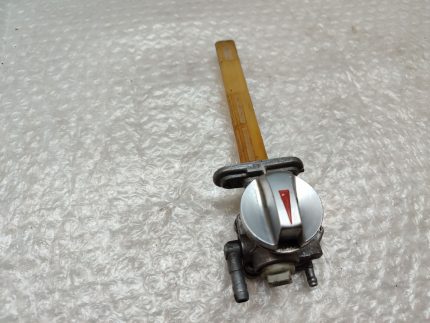 SUZUKI GS 500E- FUEL PETCOCK